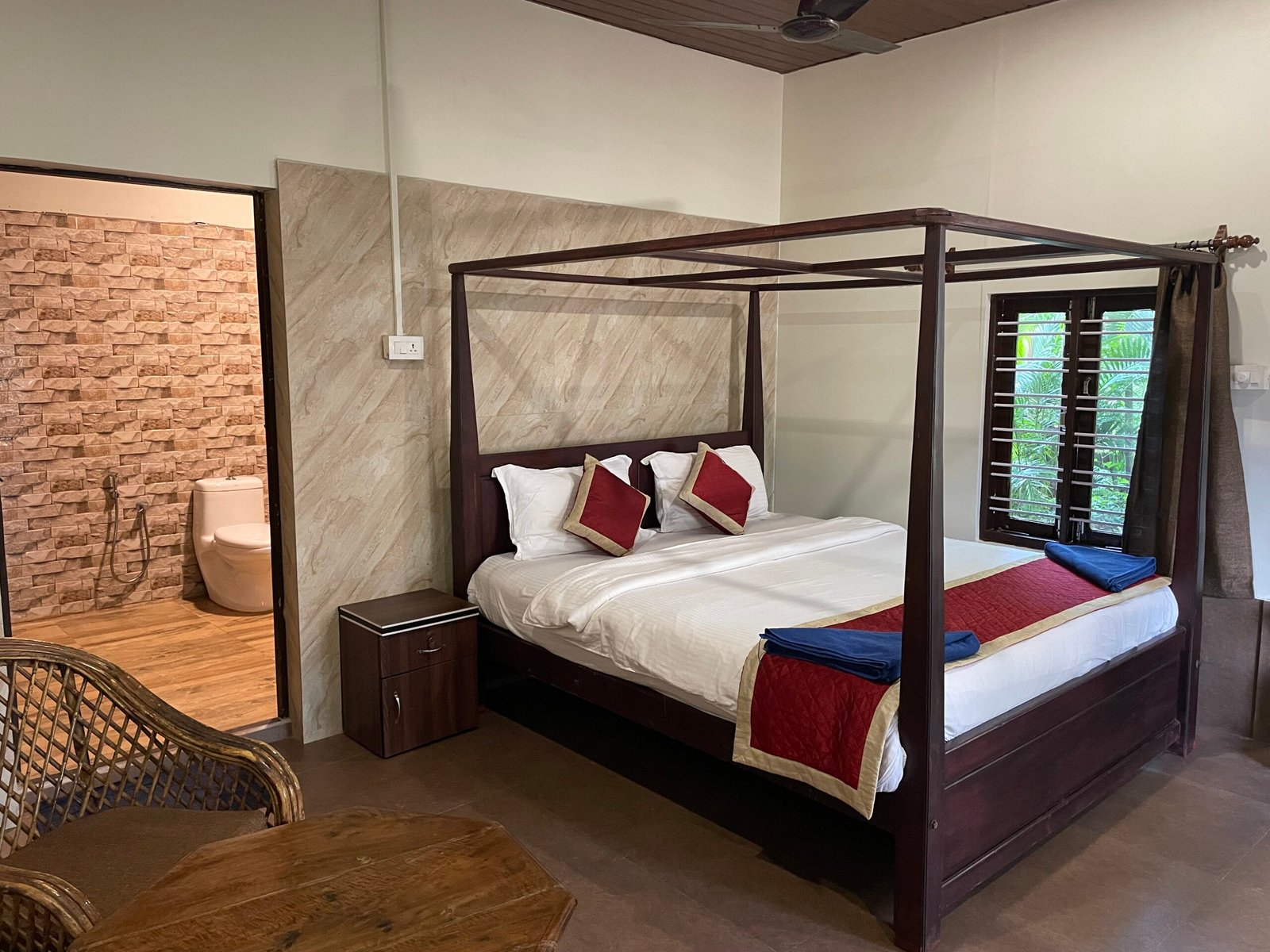 Patnem Beach Accommodation